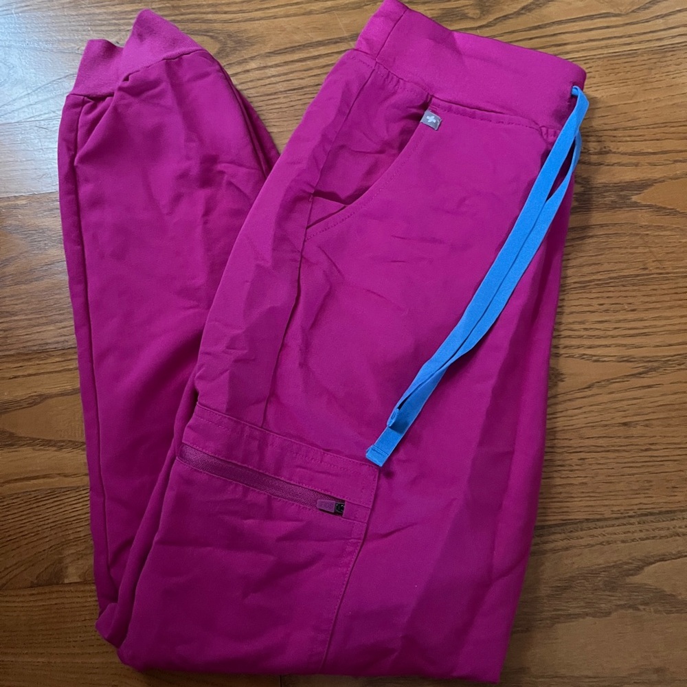 Figs High Waisted Zamora Jogger Scrub Pants.